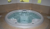 Resistance pool and hot tub
